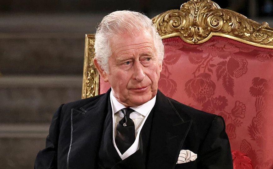 Βασιλιάς Κάρολος: Αυτές είναι οι… παραξενιές του – Τα… σιδερωμένα κορδόνια και το ειδικό χαρτί τουαλέτας