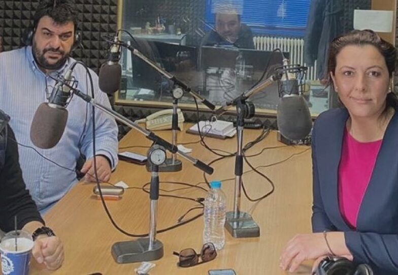 Παναγιώτης Τζένος: Ο πολιτικός κόσμος αποχαιρετά τον δημοσιογράφο-Δύσκολες ώρες για τη σύζυγό του Ανδριάνα Ζαρακέλη