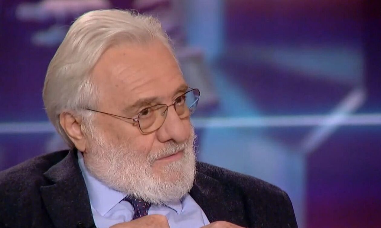 Γιάννης Σμαραγδής: «Σφάζει με το γάντι» τον Γιώργο Αγγελόπουλο - «Δεν με σέβεται»