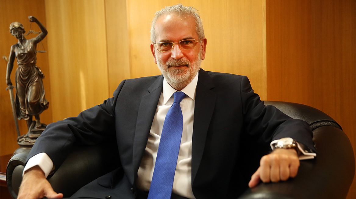 Ιωάννης Σαρμάς: Γνωρίζετε πως έχουμε νέο πρωθυπουργό ?