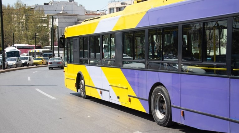 "Παραλύει" η χώρα την Πέμπτη: Στάσεις εργασίας στα ΜΜΜ, απεργούν εκπαιδευτικοί και γιατροί