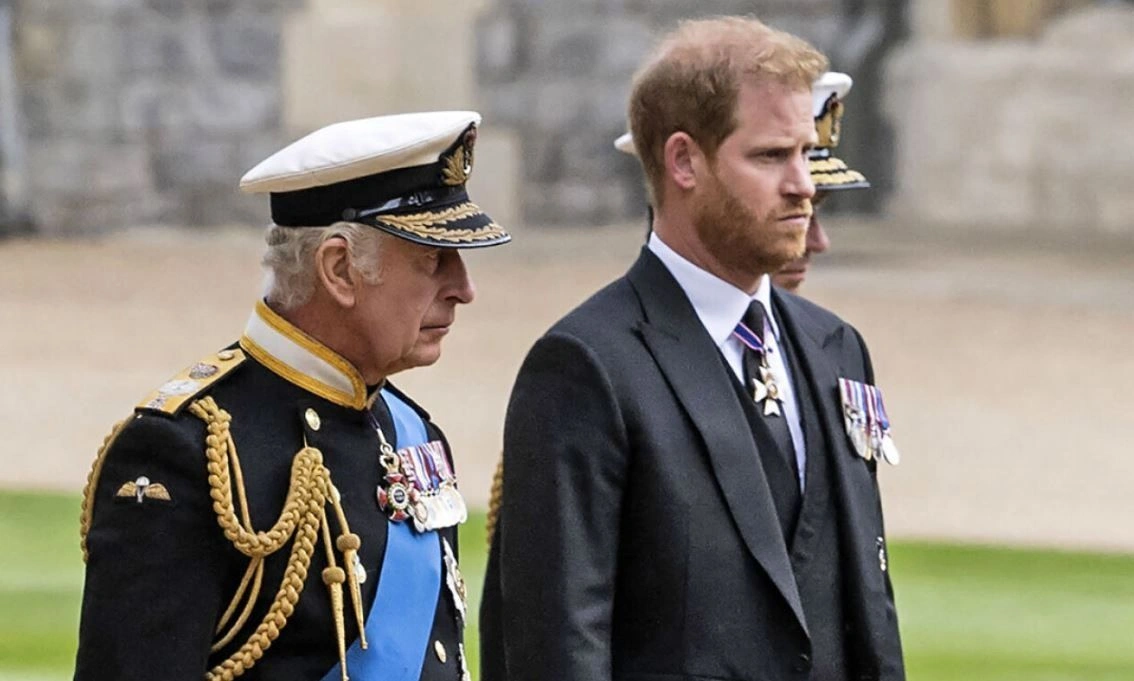 Βασιλιάς Κάρολος - Πρίγκιπας Χάρι: Η συνάντησή τους μετά από μήνες κράτησε λιγότερο από 45 λεπτά