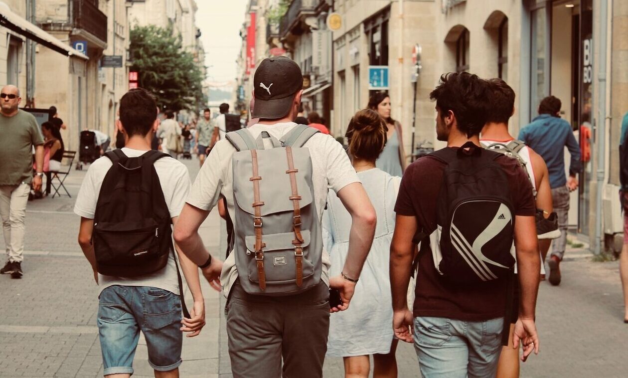 Youth Pass: Πότε ανοίγει η πλατφόρμα για τις αιτήσεις - Ποιο το ποσό της ενίσχυσης