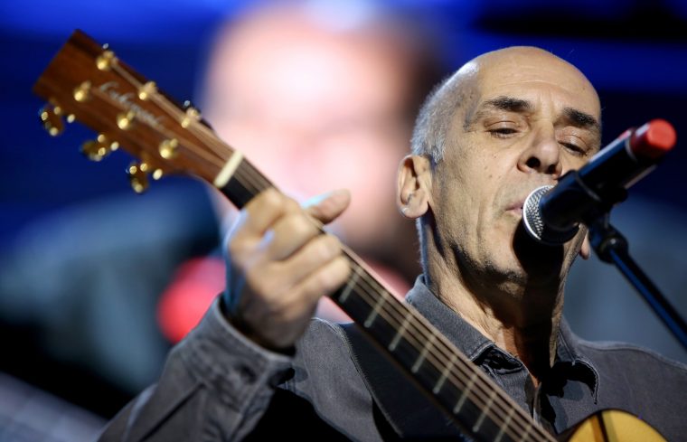 Ορφέας Περίδης: Τα γενέθλια, η ηλικία, η καλλονή κόρη του & οι μεγάλες επιτυχίες που τον καθιέρωσαν!