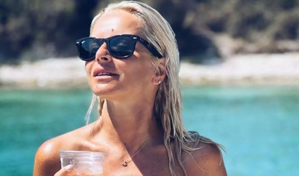 Μαρία Μπεκατώρου: Υποδέχτηκε το καλοκαίρι ποζάροντας με το λεοπάρ μαγιό της στην παραλία