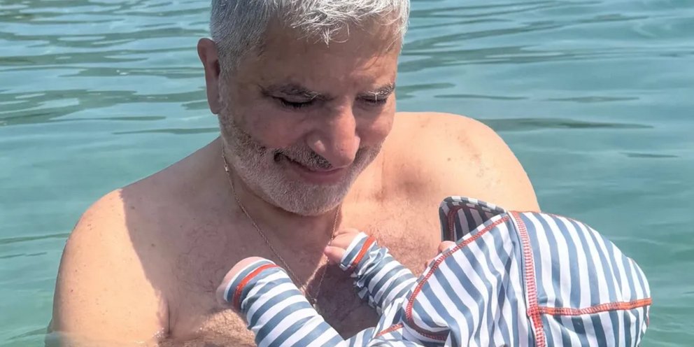 Γιώργος Πατούλης – Νάνσυ Κοιλού: Οι πρώτες διακοπές αγκαλιά με τον τεσσάρων μηνών γιο τους
